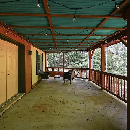 Arbor Cabin